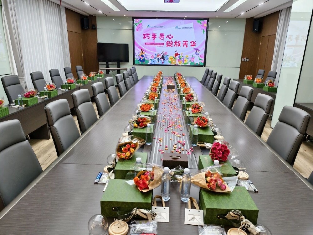 巧手匠心 綻放芳華 | 超信集團為慶祝國際三八女神節(jié)，用心策劃DIY活動，派發(fā)精美禮物